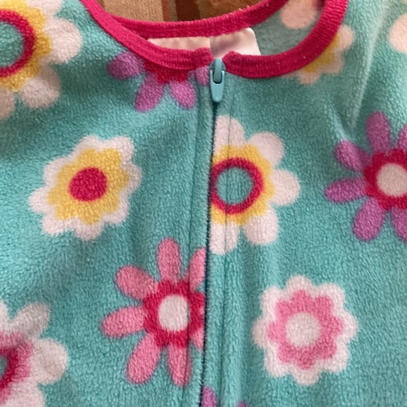 Kidgets one piece pyjama size 4t - Picture 4 of 4